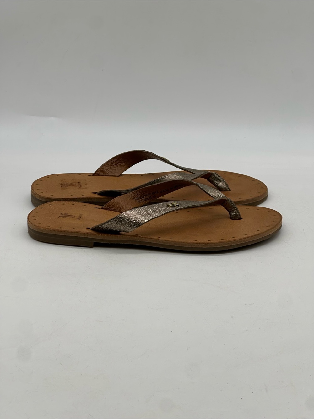 Frye Azalea Thong Leather Sandals. Size 7.5
